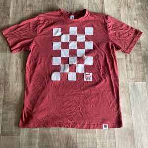 PIZZA HUT RESTAURANT EMPLOYEE CREW T-SHIRT MENS LARGE RED CHECKERED APPAREL